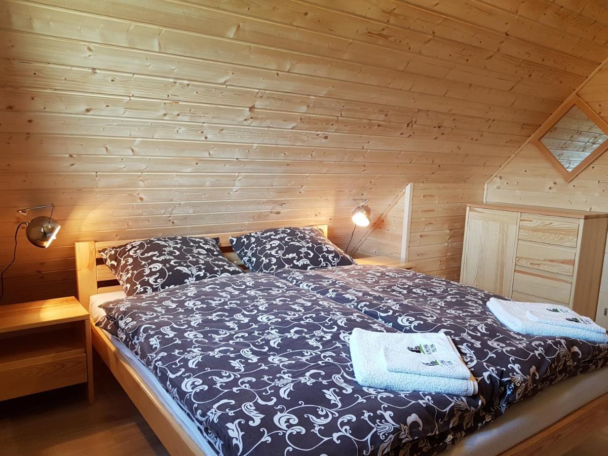 Domki Caloroczne Z Kominkiem - Skala I Glaz Szczytna Exterior photo