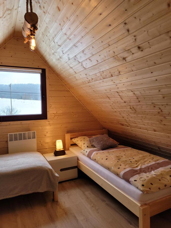 Domki Caloroczne Z Kominkiem - Skala I Glaz Szczytna Exterior photo