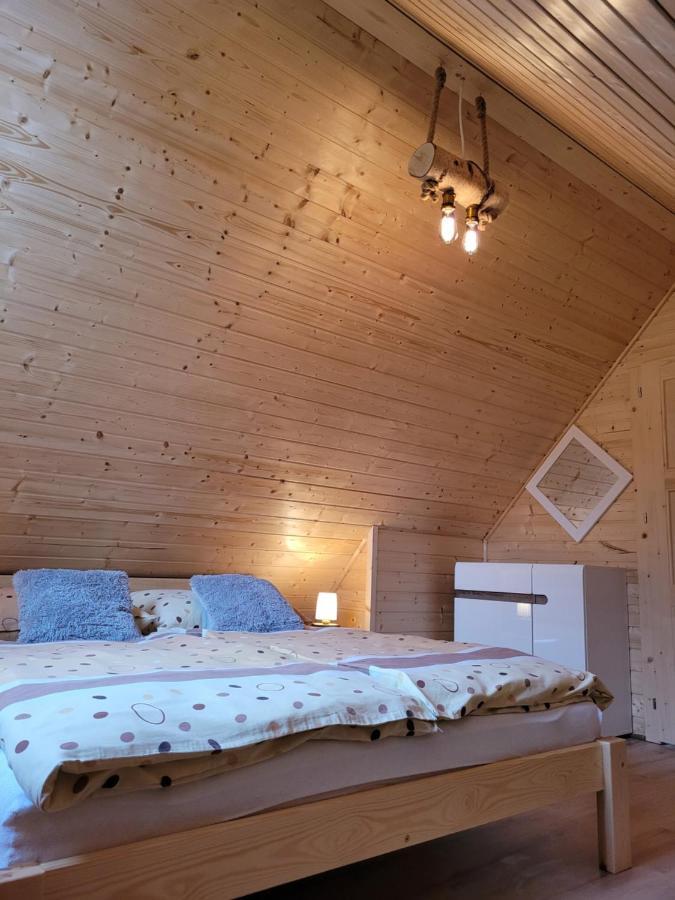 Domki Caloroczne Z Kominkiem - Skala I Glaz Szczytna Exterior photo